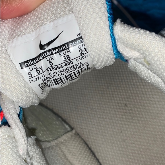 🛑SOLD🛑 Women's Nike Sneakers. - Picture 5 of 5